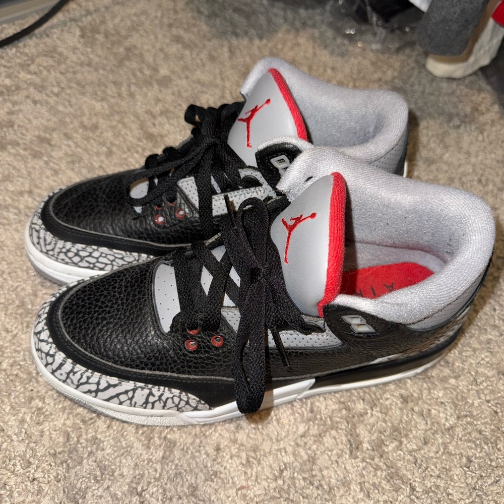 Air Jordan Kids' Grade School Jordan Retro 3 Basketball Shoes